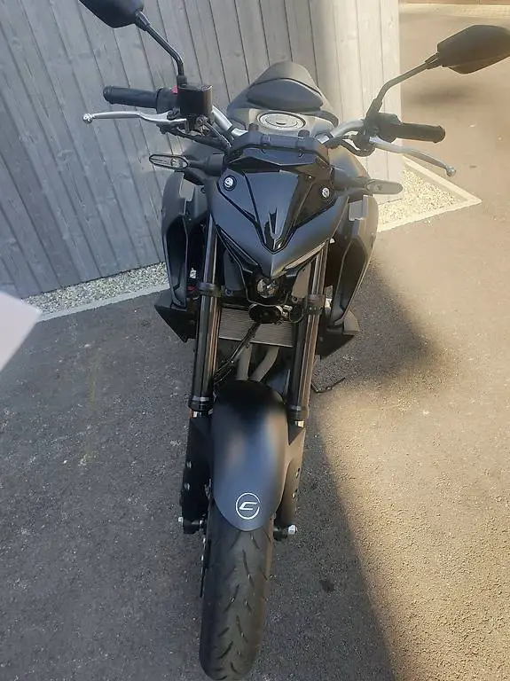 Vendo Yamaha MT-03 Midnight Black opaco
