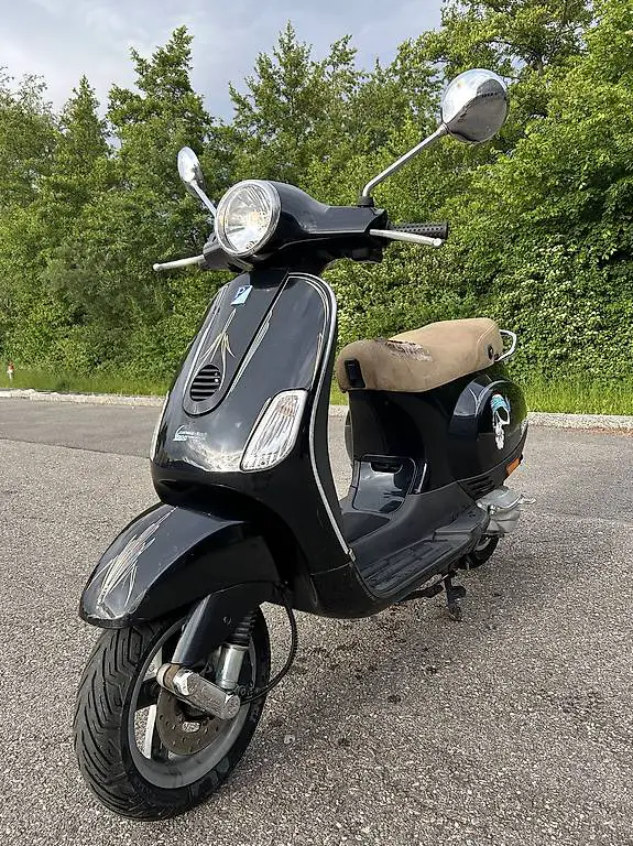 Piaggio Vespa LX2 Gelbe Nummernschild