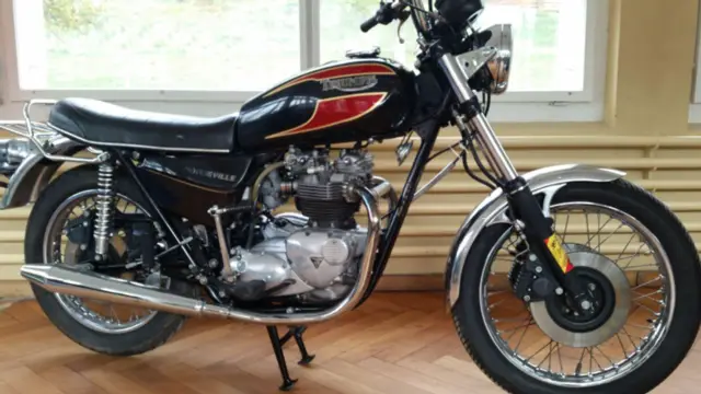 TRIUMPH Bonneville T140