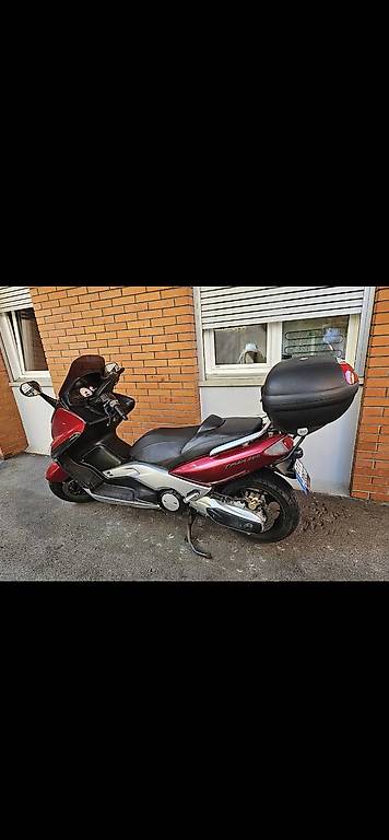 Come da titolo, vendo scooter Yamaha t-max 500