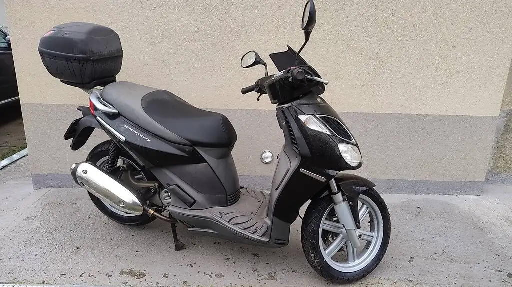 Aprilia Sportcity 125cc pochi km, gomme nuove