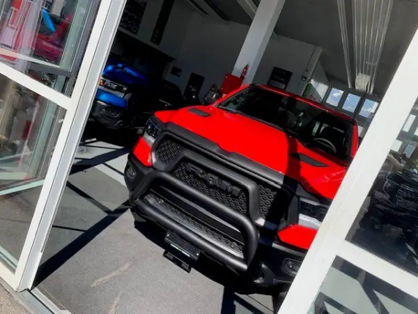 Ram 1500 Rebel Night 5.7 Crew Cab Ram-Box