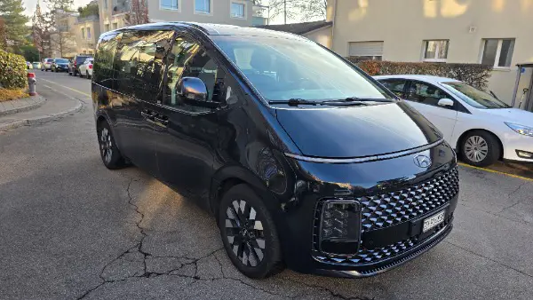 Hyundai Staria 2.2 Premium CRDi