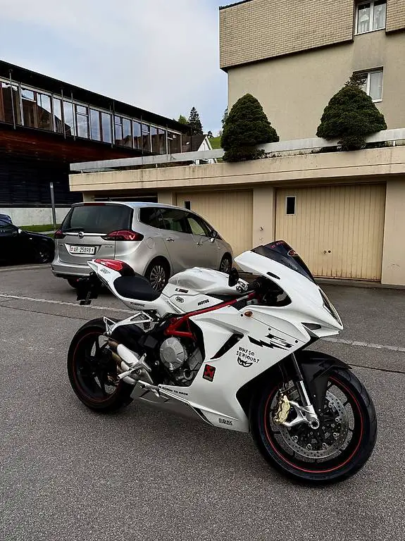 MV Augusta F3 675 Frisch ab Service