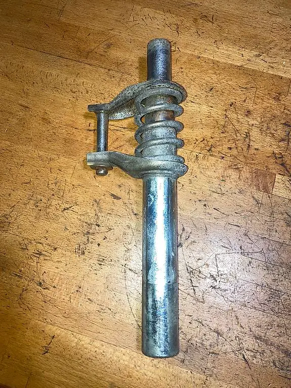 Puch Urmaxi Sattelstütze gefedert und Bremsteller