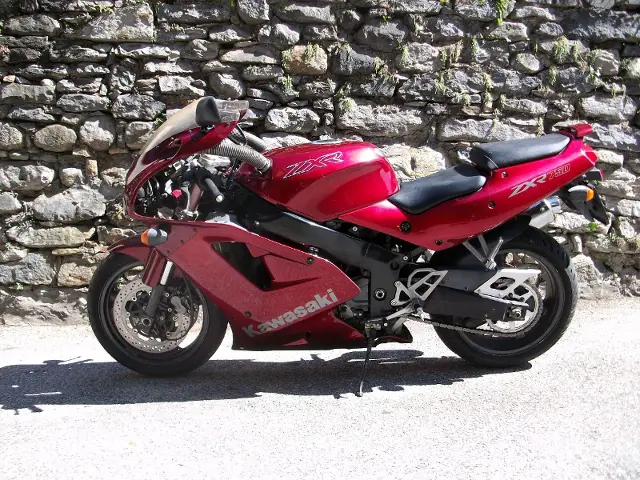 kawasaki zxr 750