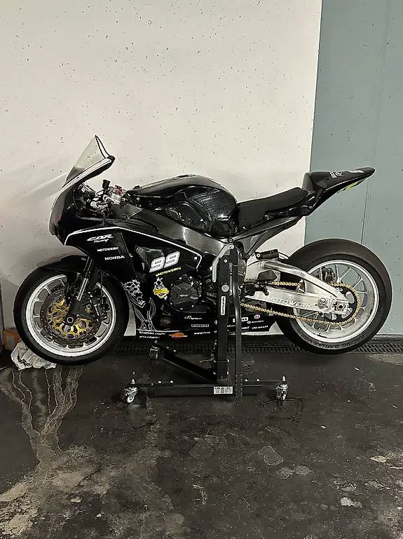 Honda CBR 1000 Rennstrecke