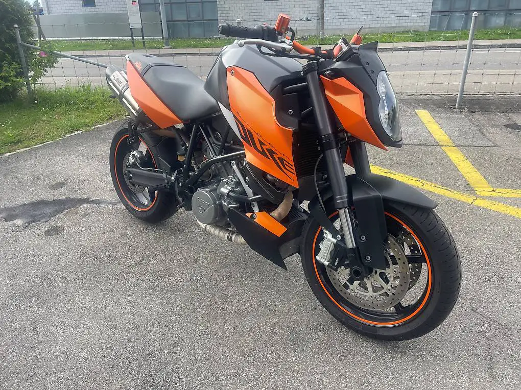 KTM 990 Super Duke? Top Zustand, mit vielen Extras