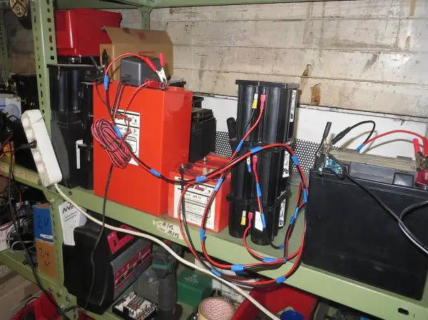 Motorrad Batterien mit Ladegerät