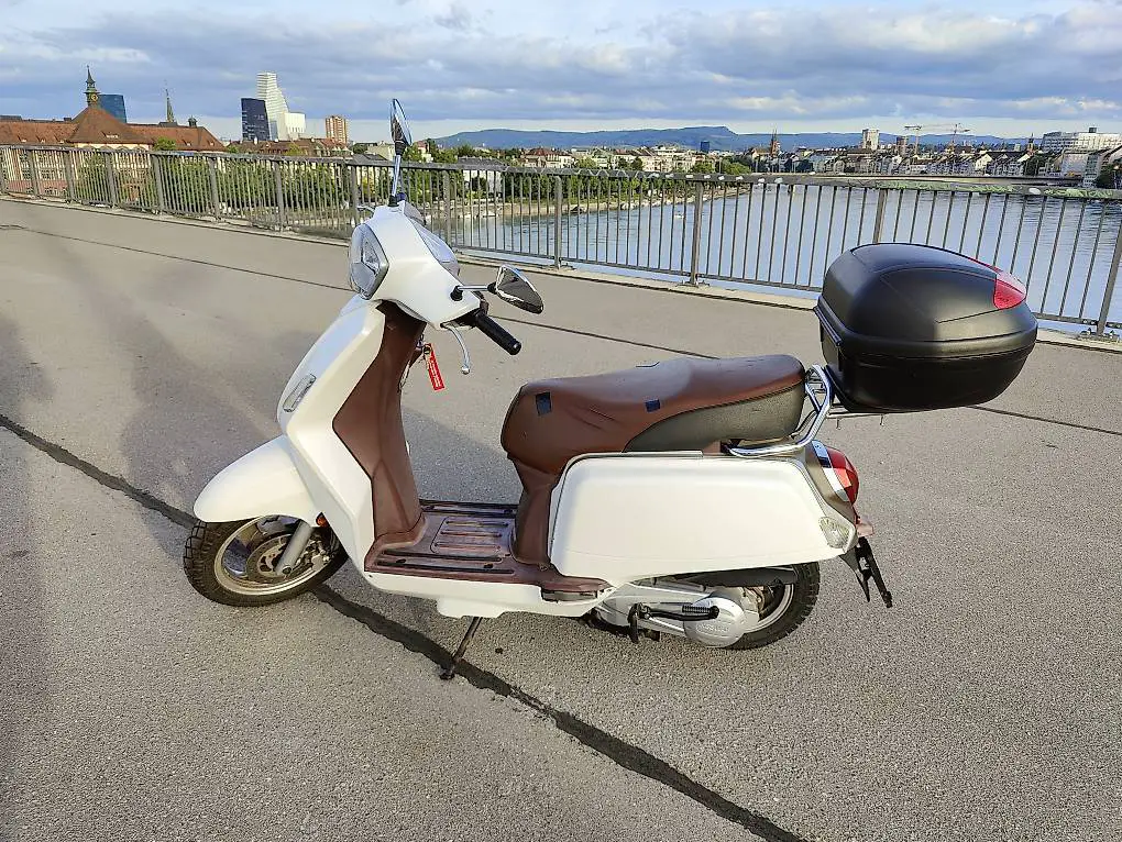 Tell Zahara Roller 125 mit Topcase