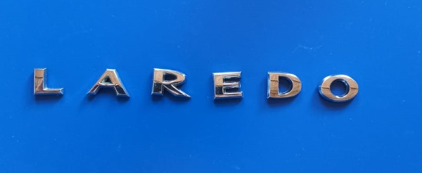 2005-10 Jeep Grand Cherokee Laredo Emblem Buchstaben Logo