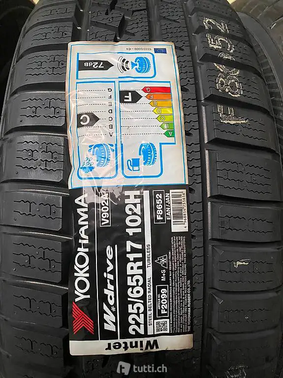 Winterpneu neu: Yokohama 225.65.R17-102H.