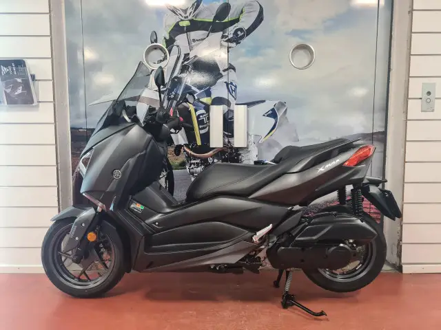 yamaha x-max 125