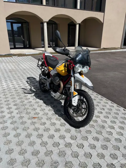 moto guzzi v85 tt premium graphics