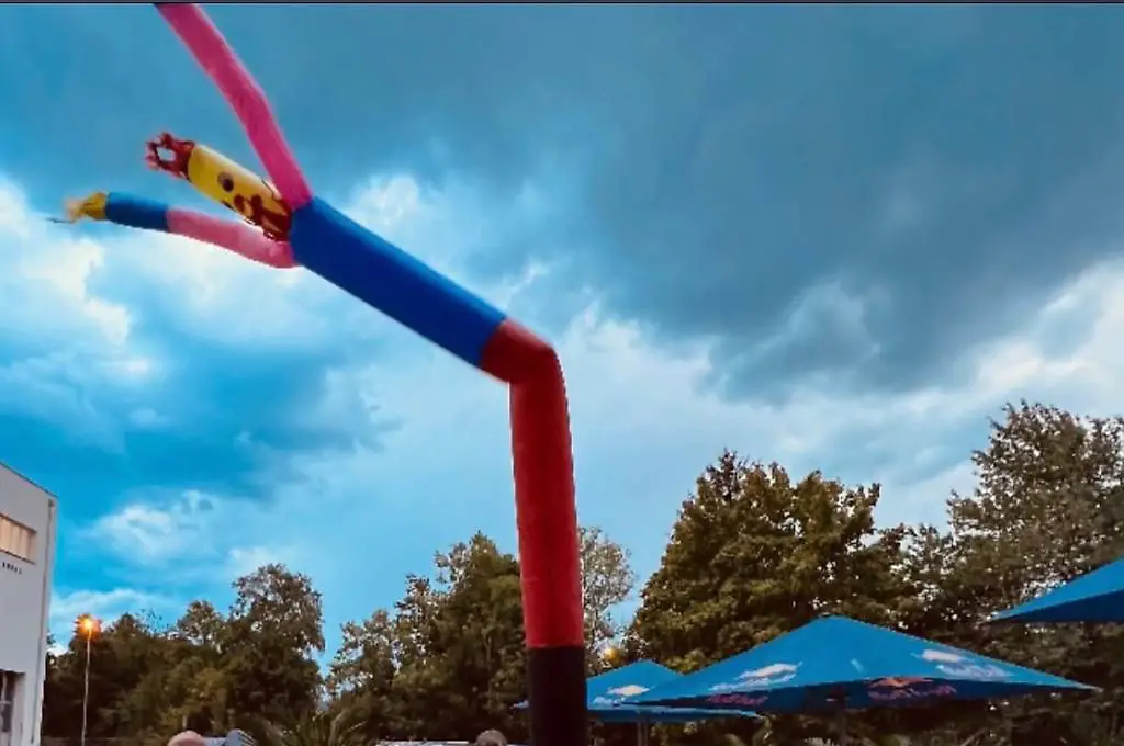 Skydancer Werbe-Luftmännchen Strassenwerbung