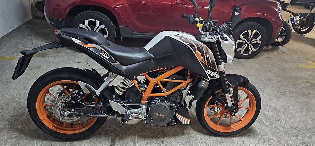 ktm duke 390