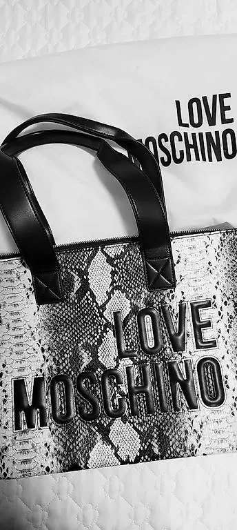 Vendo Borsa splendida spaziosa Nuova Love Moschino