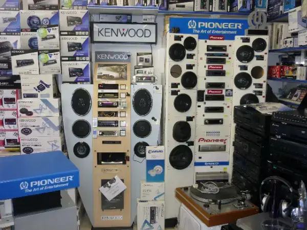 Garage - Auto - Car Zubehör and Car Musik