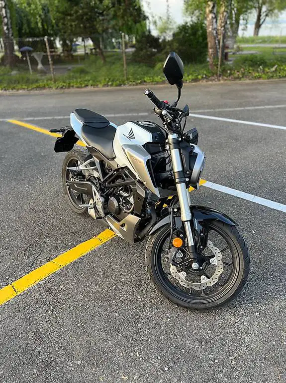 Honda CB 125 R