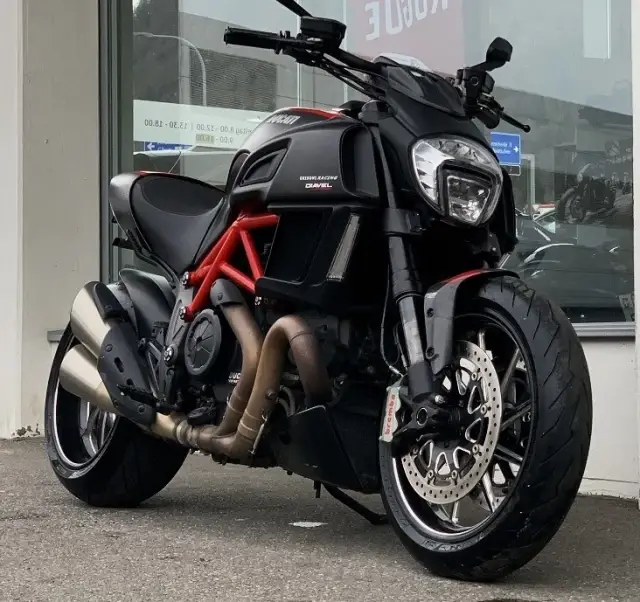 DUCATI Diavel 1200 Carbon