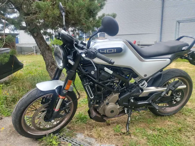 husqvarna svartpilen 401