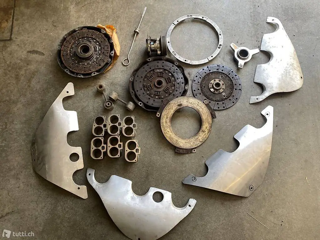  Ferrari 1965 à 75 Lots de pièces vendu selon photos