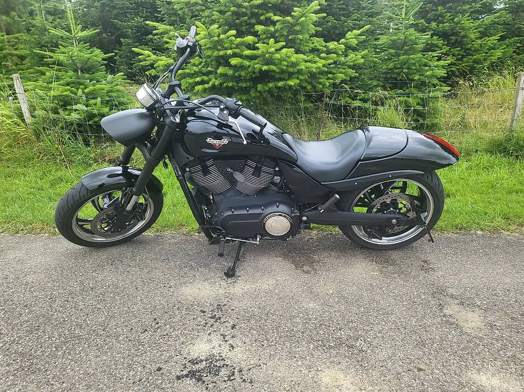 Victory Hammer 8Ball