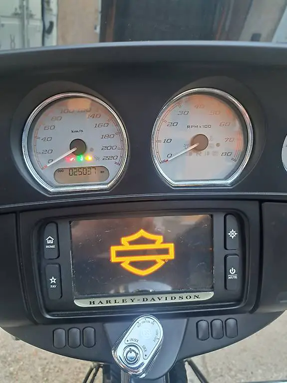 Harley Davidson Steet Glide 107