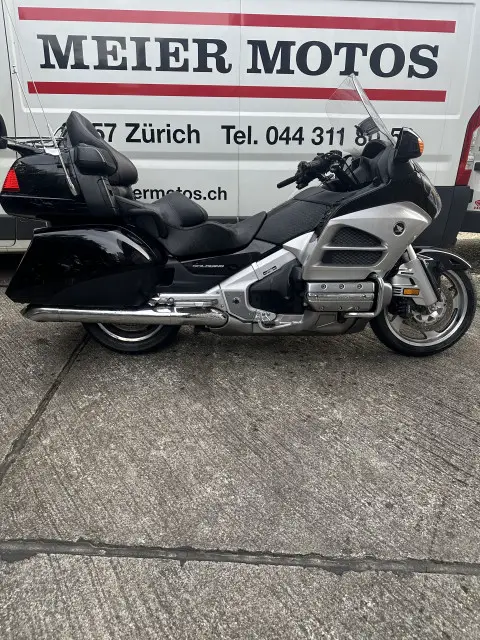 HONDA GL 1800 Gold Wing Deluxe