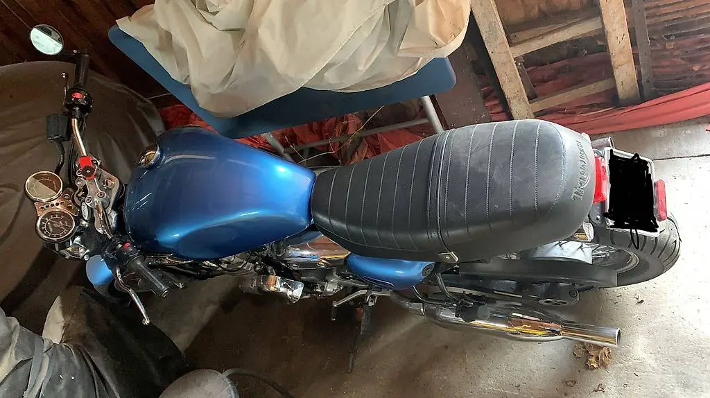 Triumph Thunderbird 900