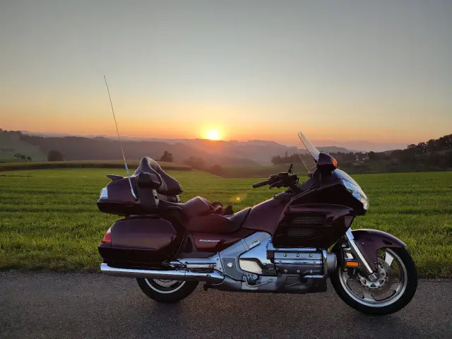 honda gl 1800 gold wing