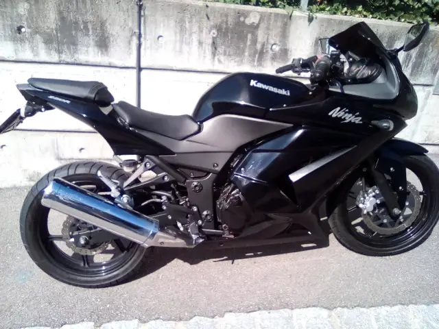kawasaki ninja 250 r