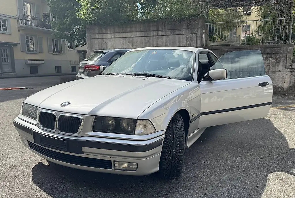 BMW 328i Coupé