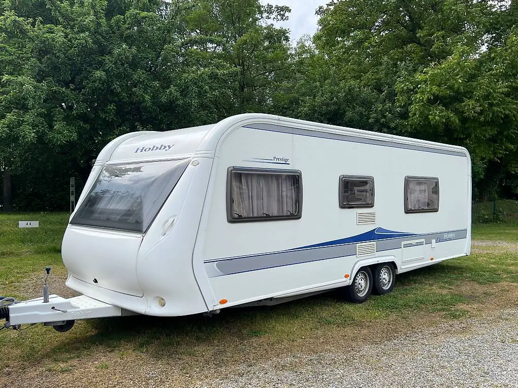 Wohnwagen Hobby 650 WFU Heckbad m. Vorzelt EZ 2009