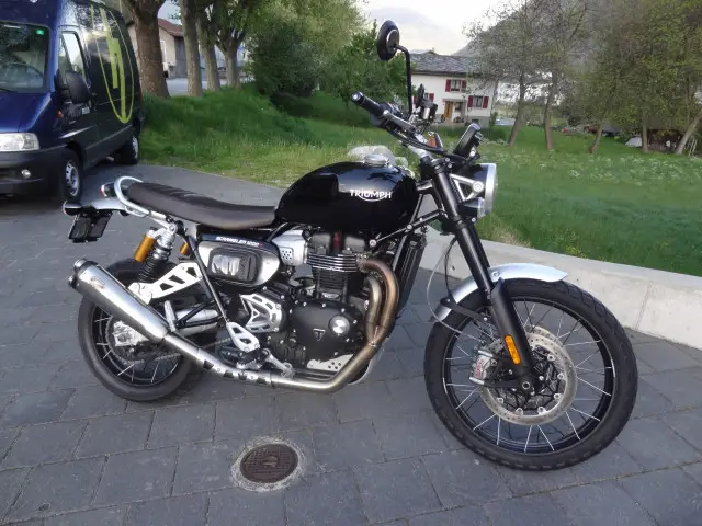 triumph scrambler 1200 xc