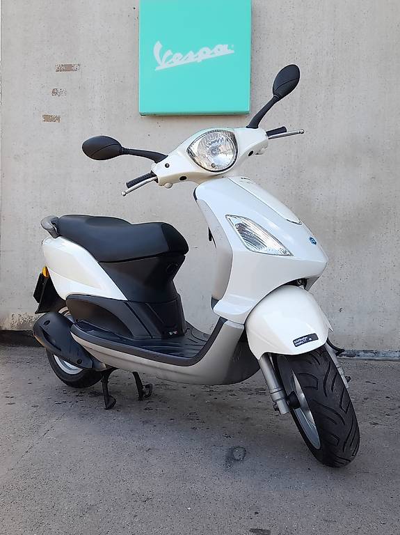 Roller 125 ccm Piaggio Fly