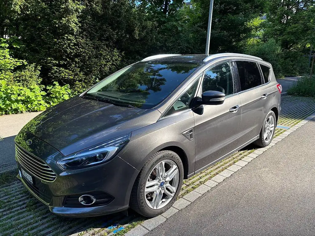 FORD 2.0 TDCi Titanium AWD Powershift+Thule Force XT XL 500l