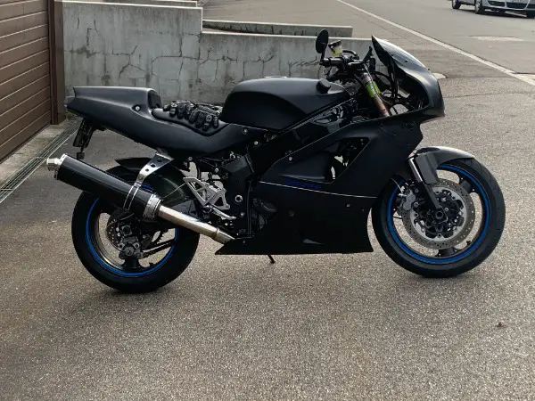 Kawasaki ZXR-750 J2 schwarz